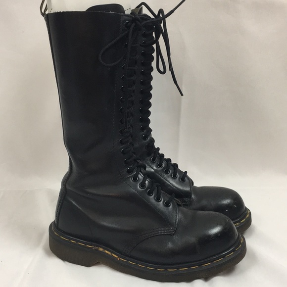 Dr. Martens Shoes - Vintage 20 Eye Dr Martens Steel Toed Boot 🌿